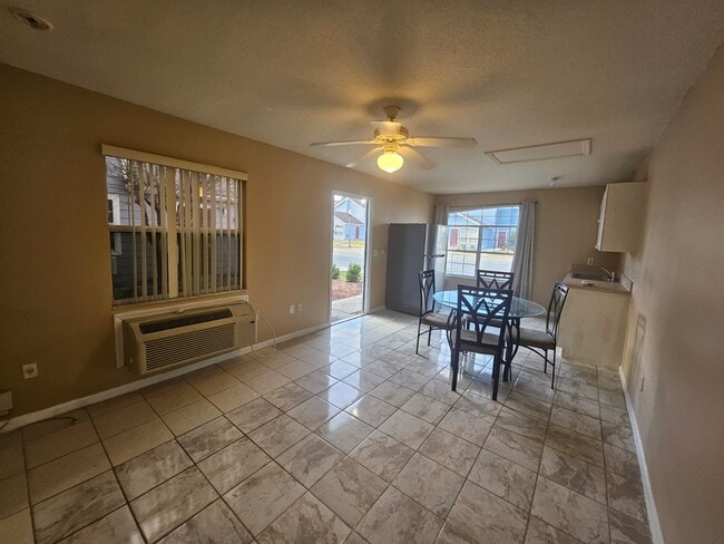 Building Photo - 163 Mango Dr