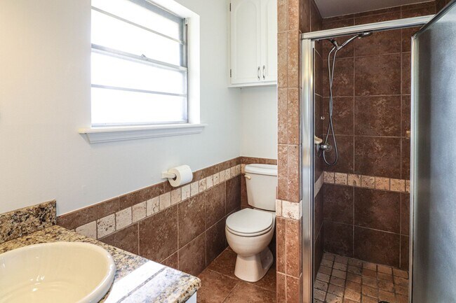 Building Photo - Located in South Tulsa - 3 Bedroom Home!!