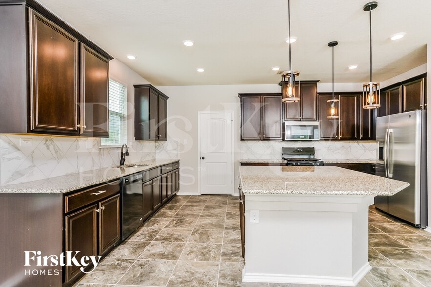 Building Photo - 15302 Cascade Point