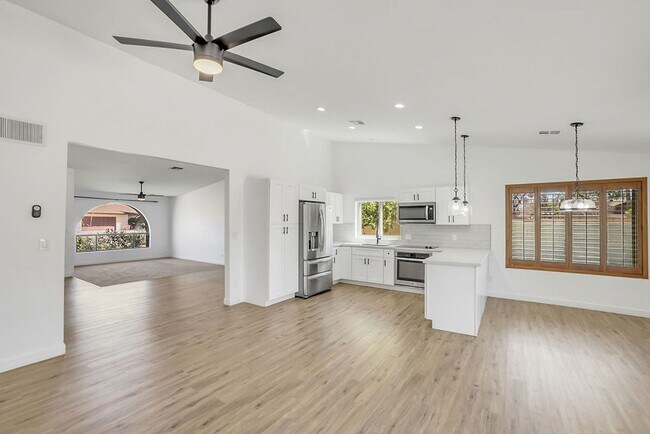 Building Photo - Beautiful Chandler home!