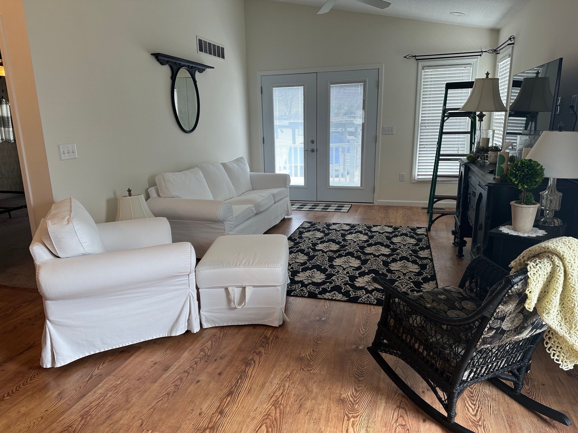 Building Photo - 7712 Walnut St