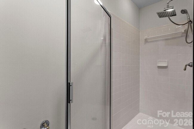 Building Photo - 1192 Hampton Gardens Ln