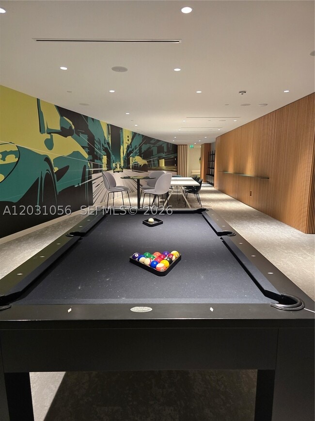 Building Photo - 300 Biscayne Blvd
