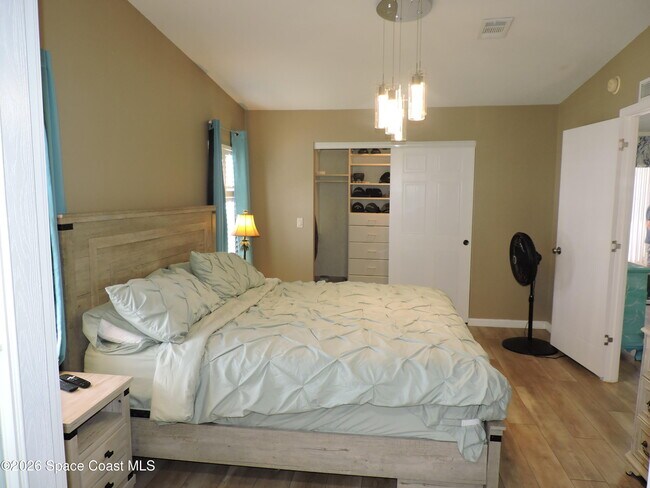 Building Photo - 830 Lychee Dr
