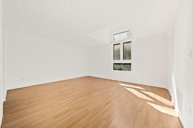 Building Photo - 849 Boston Post Rd E