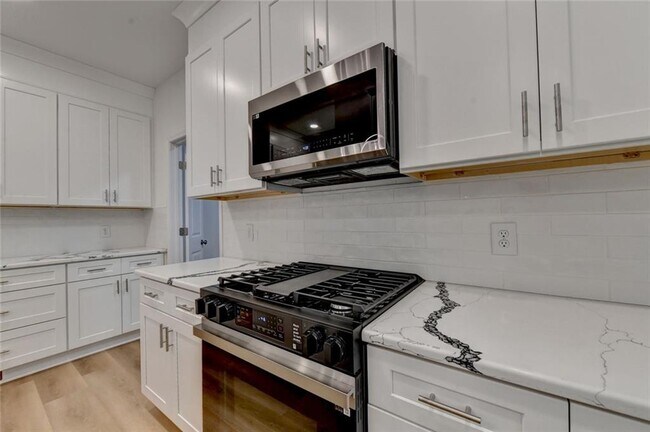 Building Photo - 9135 Fox Trail Ln