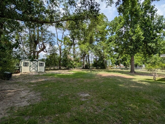 Building Photo - 701 Waters Dr