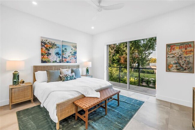 Building Photo - 2065 Goldenrod St