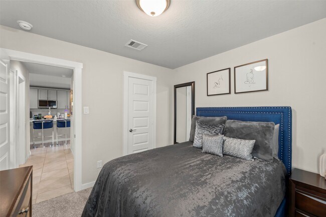 Building Photo - 7526 Highland Chase Dr