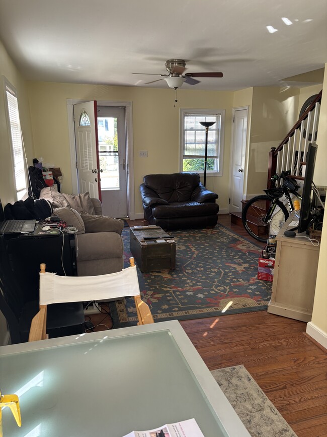 Building Photo - 2207 Farrington Ave