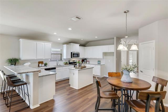 Building Photo - 801 Golden Bear Ln