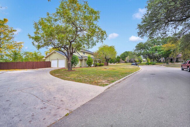 Building Photo - Two Story Rental in Castle Hills