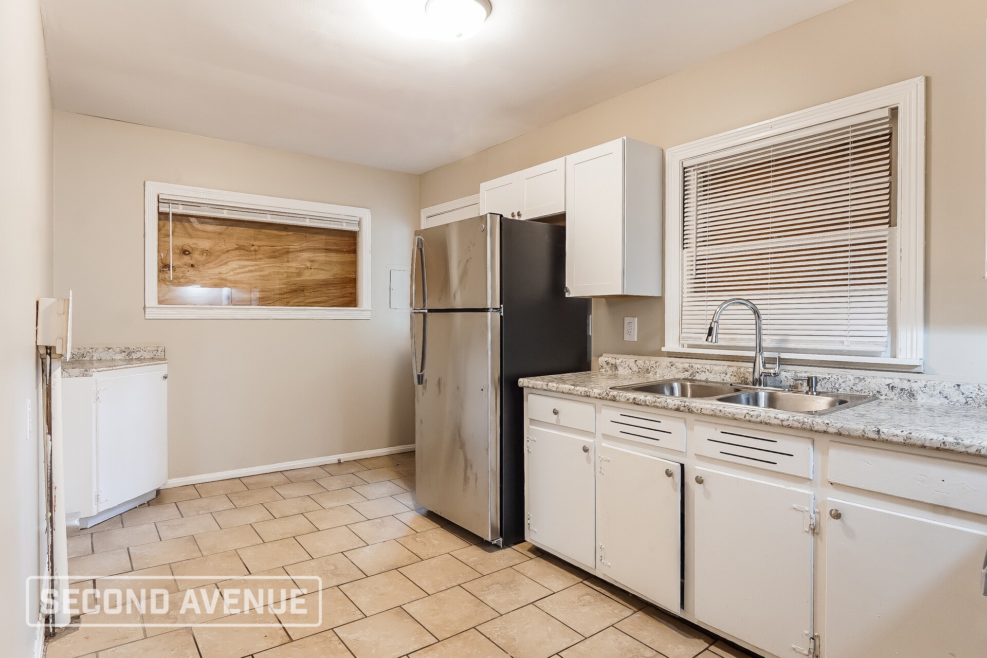 Building Photo - 9725 Red Ln Dr