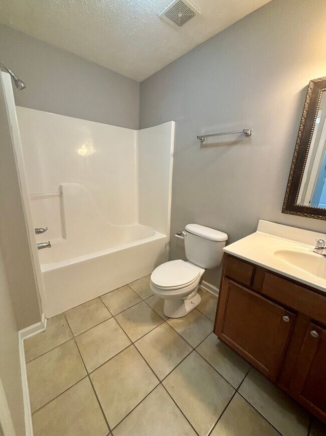 Building Photo - 3 Bedroom 2 bath  Medina Area