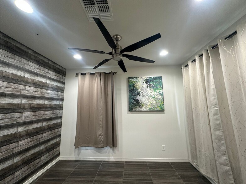 Building Photo - 6322 S 24th Pl