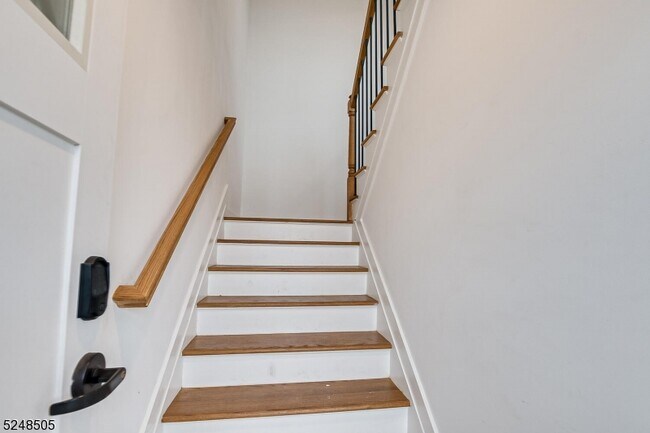 Building Photo - 708 Seaport Dr.