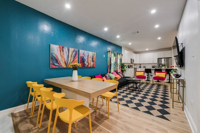 Building Photo - 5624 Eastside Ave