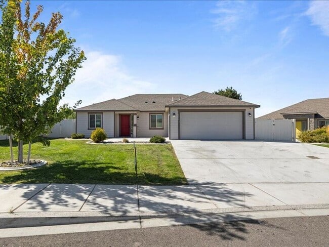 Building Photo - 1016 S Blueberry Pl