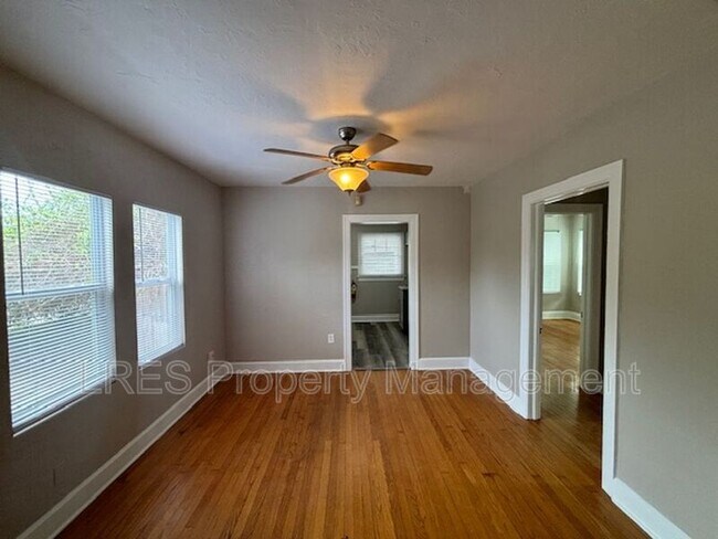 Building Photo - 1523 E Concord St