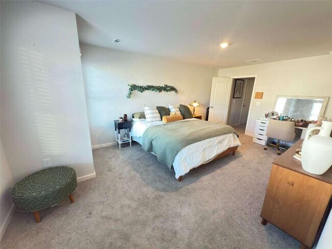 Building Photo - 3190 Greyton Dr