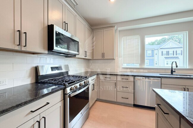 Building Photo - 829 Amley Pl