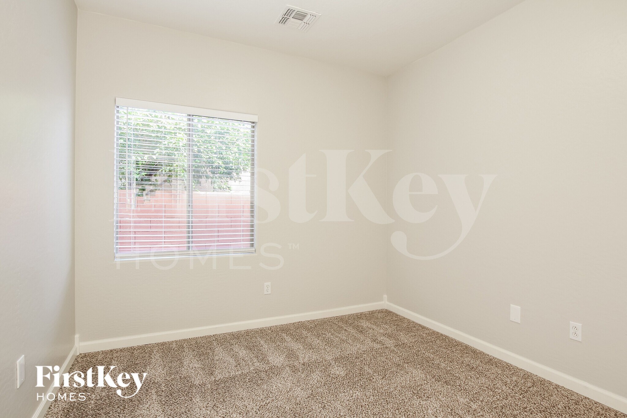 Building Photo - 14912 N 153rd Ave