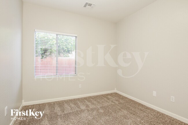 Building Photo - 14912 N 153rd Ave