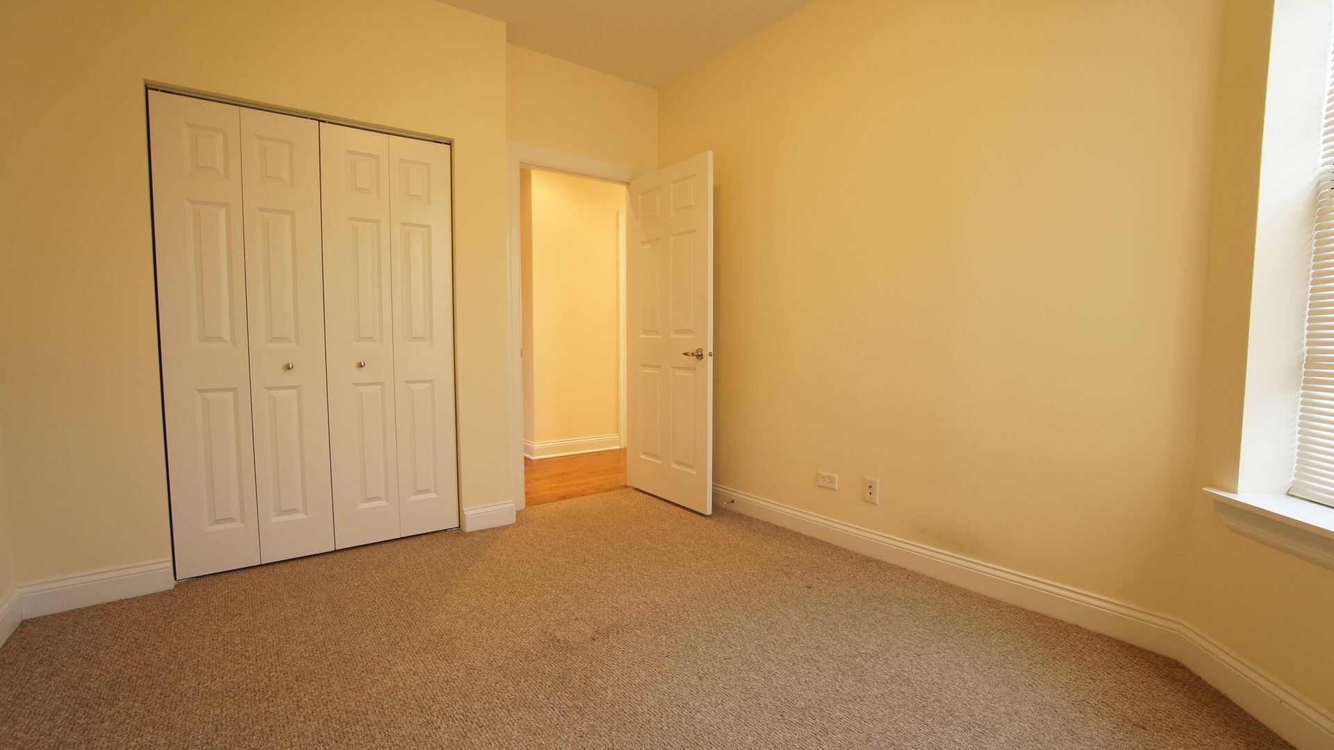 Building Photo - 2840 N Albany Ave