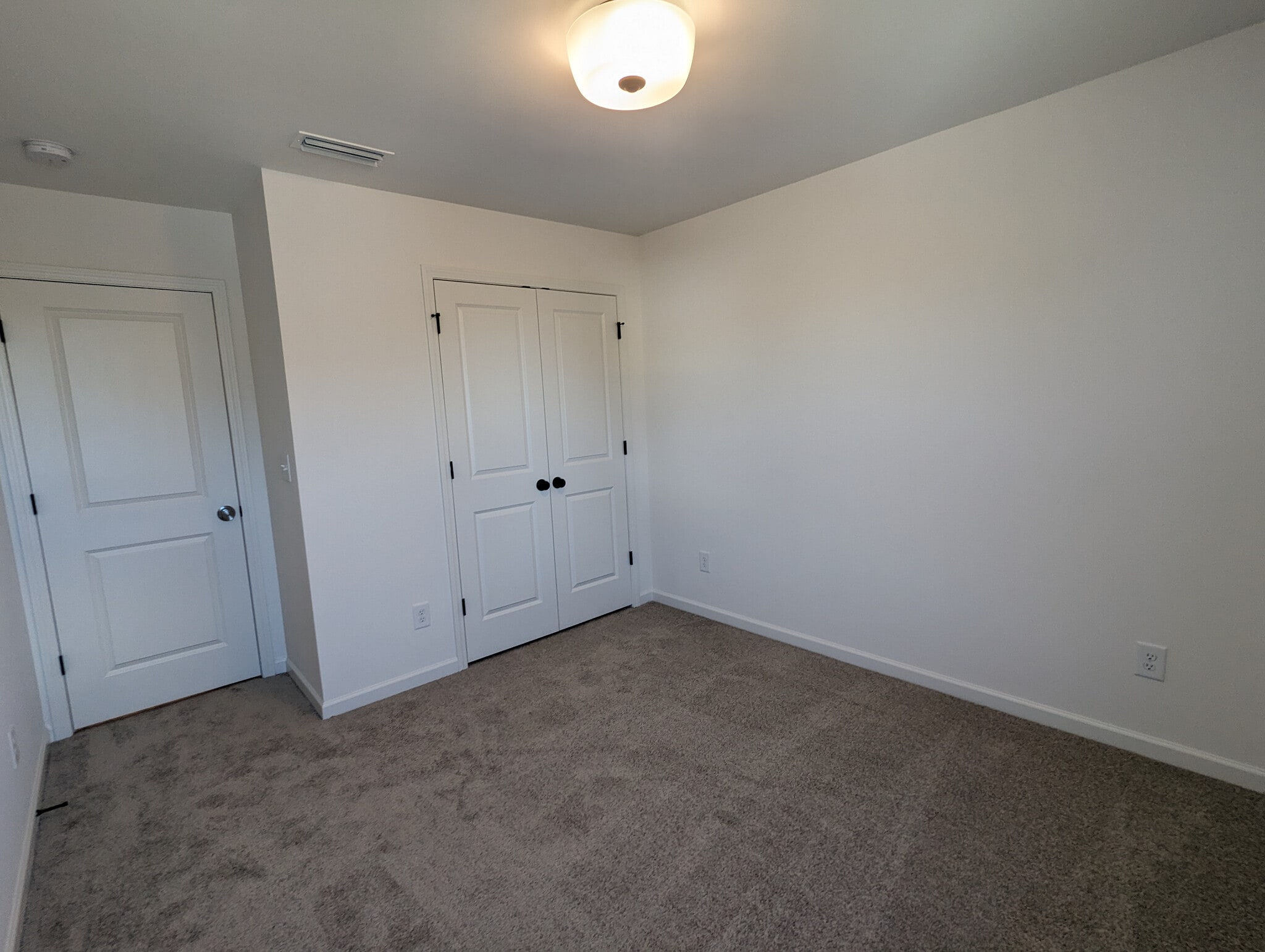 Building Photo - Room in Townhome on Pagebrook Lane