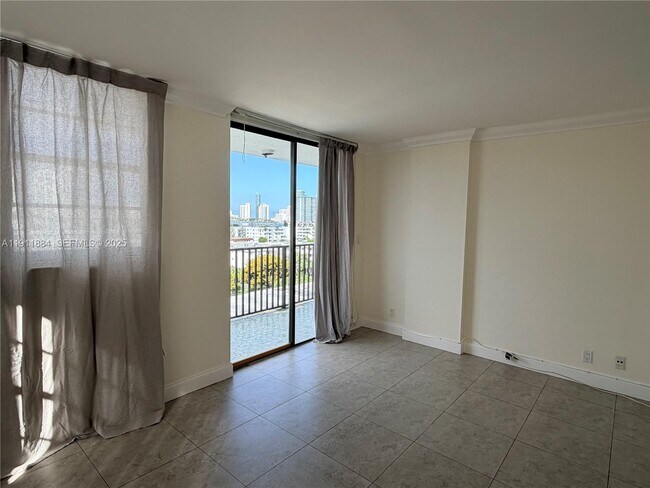 Building Photo - 3703 NE 166th St