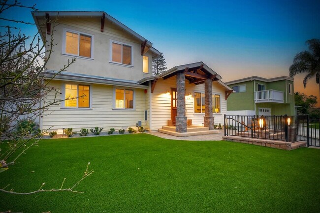Building Photo - 541 San Dieguito Dr
