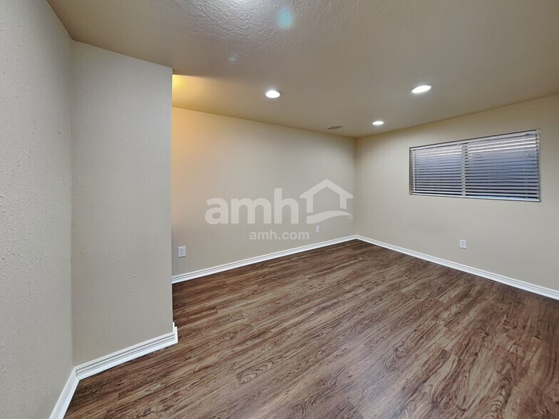 Building Photo - 373 W 2200 N