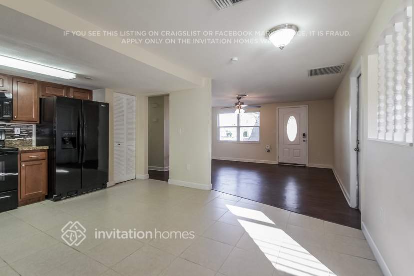 Building Photo - 2103 Hanby St