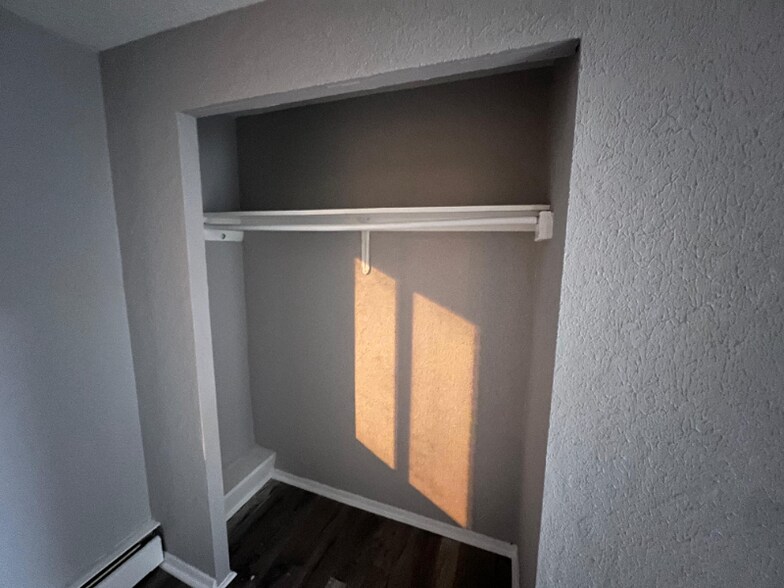 Building Photo - 13420 Euclid Ave