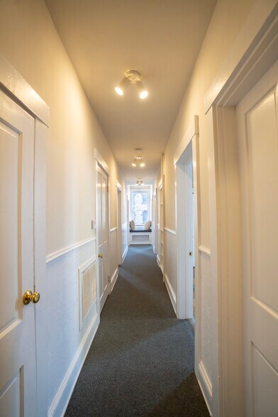 Building Photo - 137 W 9th St