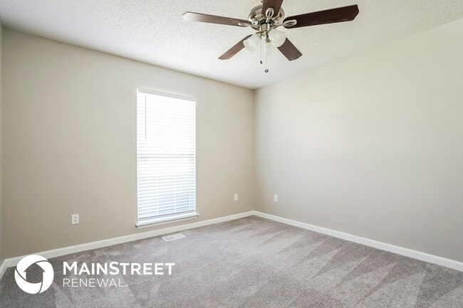 Building Photo - 4105 Summitview Dr