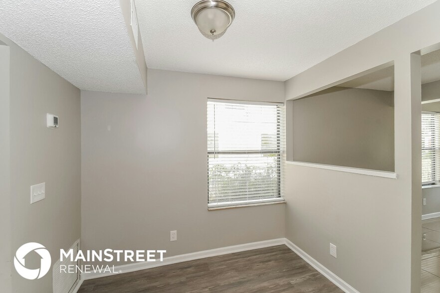 Building Photo - 4650 Buxton St