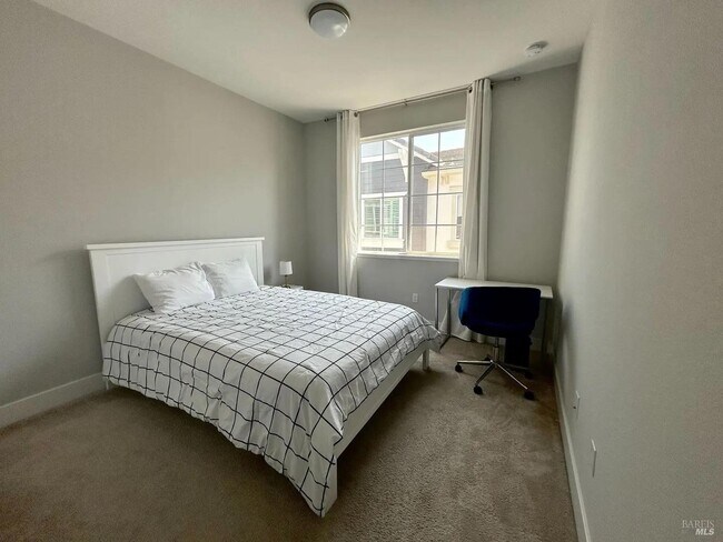 Building Photo - 312 Pear Tree Ter