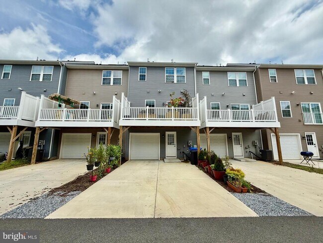 Building Photo - 70 Caswell Dr