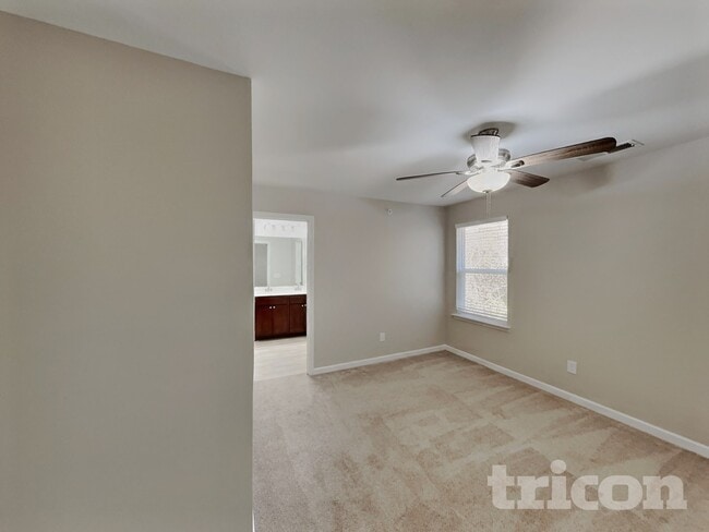 Building Photo - 133 Hickory Station Ln