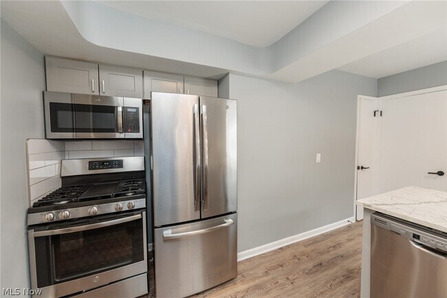 Building Photo - 2539 Warrensville Center Rd