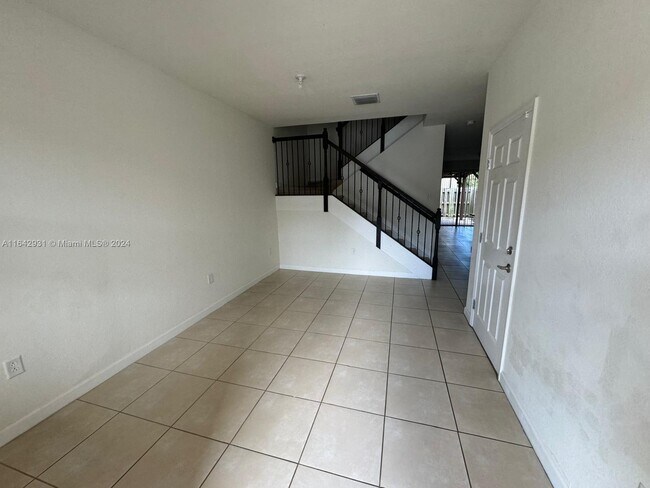 Building Photo - 25371 SW 115 Ct