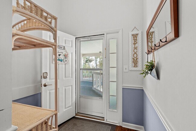 Building Photo - Seasonal Rental Available 9/10/25-3/31/26