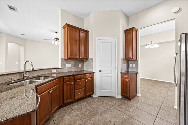 Building Photo - 5402 Hickory Harvest Dr
