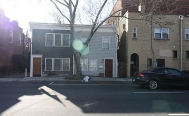 Building Photo - Welcome home to this stunning 1Bd/1Bth condo nestled in the heart of beautiful historic Old Town!