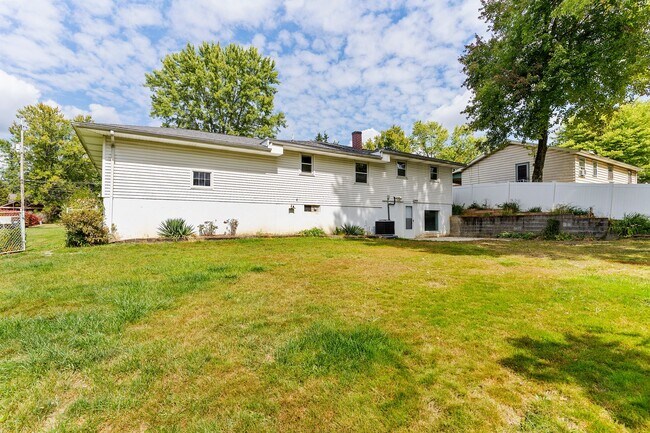 Building Photo - 3961 New Rd