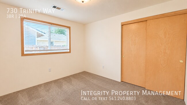 Building Photo - 730 Trinity Way