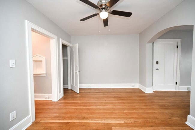 Building Photo - 4005 Huston Ave