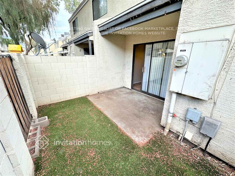 Building Photo - 7801 N 44th Dr