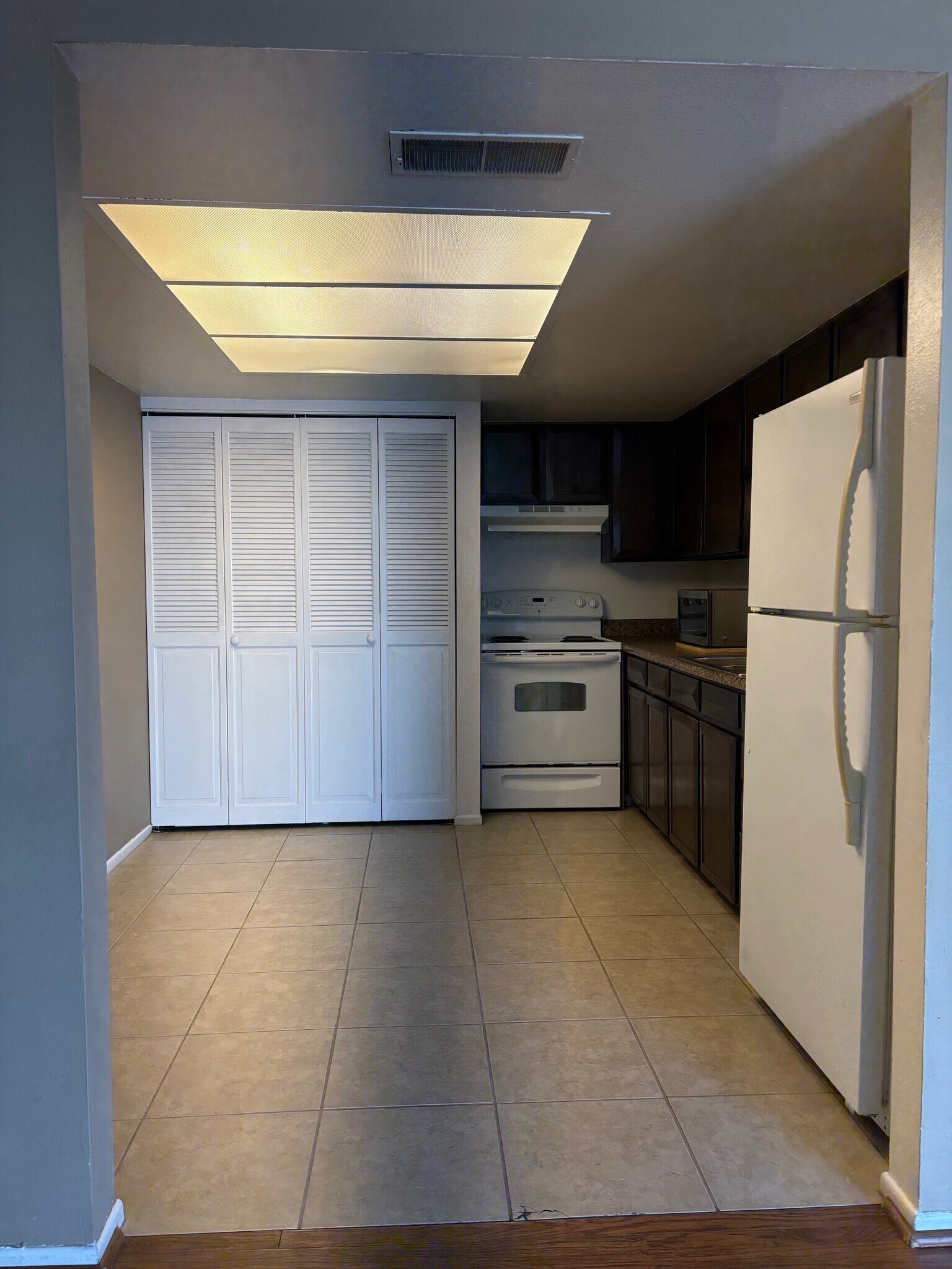 Kitchen - 8034 E Oak St